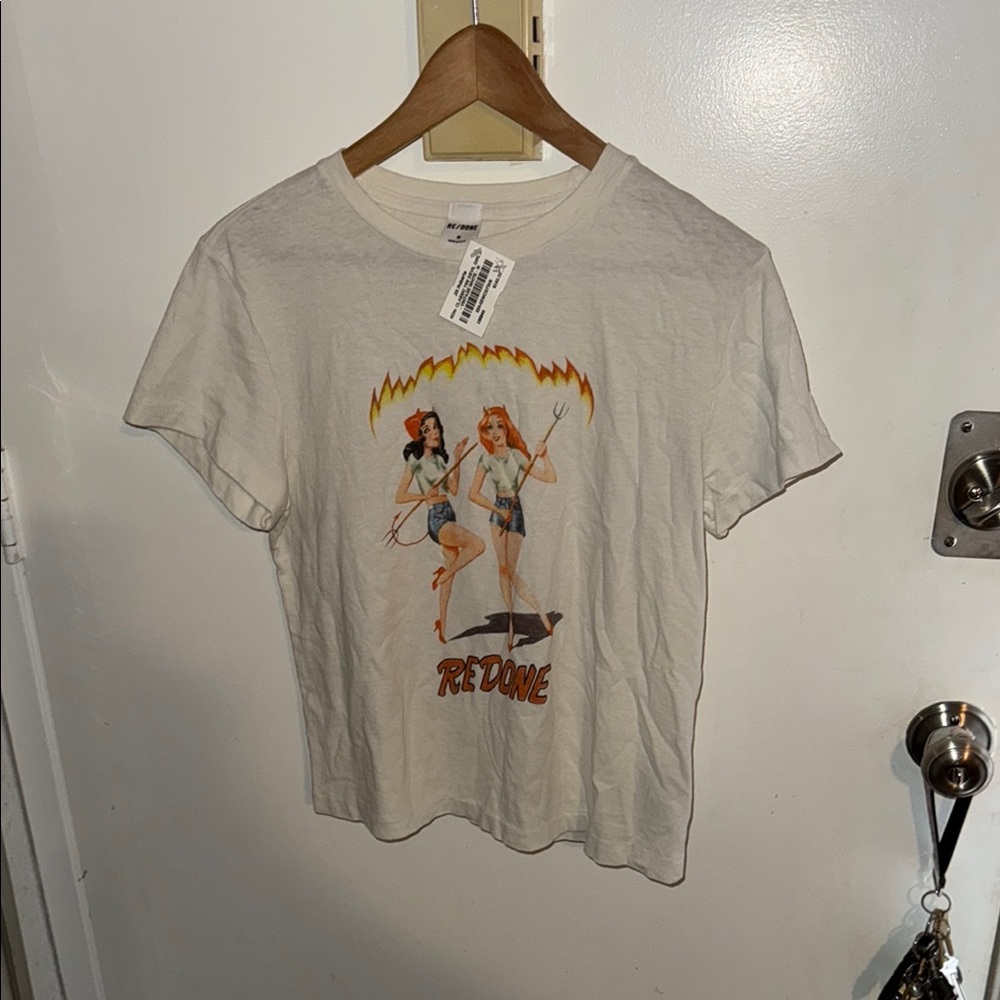 Re/Done Cream Graphic Pinup Short Sleeve Tee